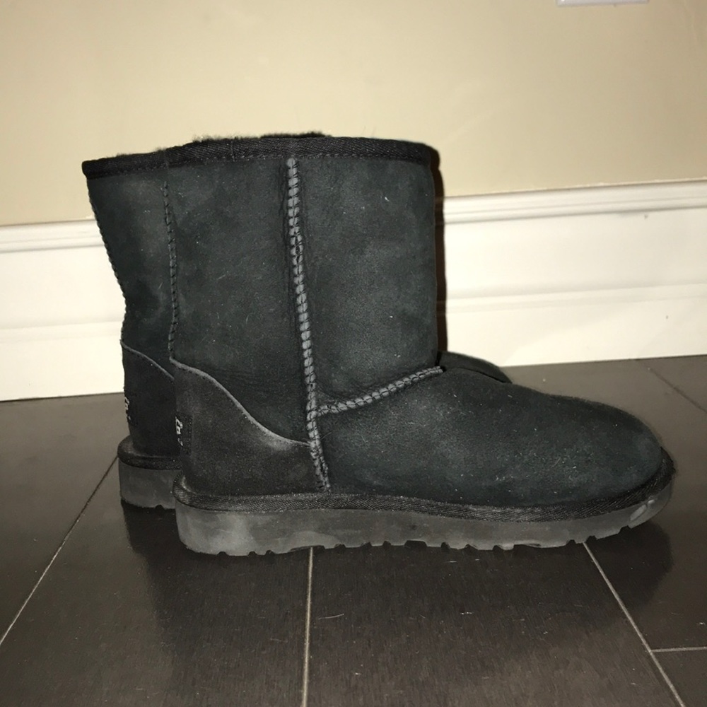 Black kids uggs
